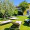Villa con giardino privato, tre camere, due bagni
