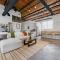 Cozy industrial loft - walk to FIFA