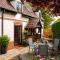 Measure Cottage - Sleeps 4 - Private Hot tub and garden
