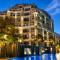 Luxurious and panoramic apartments at the beach in La Mer complex