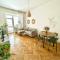 Bright and central suite with a balcony