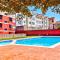 Desconectaengalicia La Perla, piscina y parking