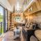 Oak Tree Lodge - Luxury 2-Level Shepherd's Hut near Dartmouth