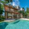 Sealuna Villas - Chic 4BR Villa with 2 Pools Near Beach