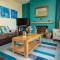 Dog Friendly Cosy Coastal Cottage with Sea Views