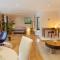 Naturellement frais ! Suite Zen de 60 m2 avec vue sur jardin et parking privé
