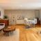 Suite Zen avec coin salon et vue sur jardin