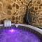 Casa con piscina y jacuzzi