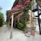BONDENI BEACH HOUSE