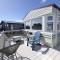 Lovely Caravan For Hire With Large Decking Area In Hunstanton Ref 23218K