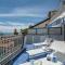 Grecale - stunning sea-view apartment with patio, up to 5 guests