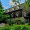 The Cortina Inn