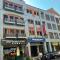 One World Hotel