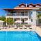 Daisy Villa