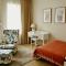 Center of city apartments, bus station 1min, airport 5 min