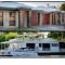 Renmark River Villas and Boats & Bedzzz