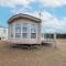 6 Berth Caravan Nearby Hunstanton Beach Front In Norfolk Ref 13019L