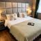 The Farmers Boy Inn Guest House