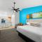Grand Palms Resort