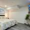 Renovated Guest Suite Near The Lake & High Park in Toronto!