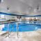 Comfort Suites Johnson Creek Conference Center