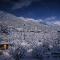 Hotel Old Manali with Balcony, Mountain and River View