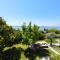 Apartments with sea view, terrace and free parking
