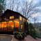 Spacious Resort Log Cabin, Easy Drive, Hot Tub, Arcade Gameroom, Mountain Vibe