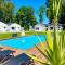 Lumi Resort Domki letniskowe z podgrzewanym basenem