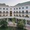 DLF Club 4