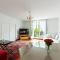 Arc de Triomphe View - Sleeps 7 - Elegant 1BR - Terrace
