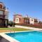 Casa , Dílar, Granada con jardin y piscina