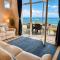 Sea Breeze Stay - 3-Bed Coastal Gem with Private Balcony - Westward Ho!
