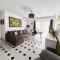 Charming Central Marbella Apartment 2 min to Beach