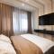 ARENA- One bedroom apartment-public FREE parking in front of building
