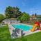 Anita Lake, 2BR Retreat w/ Shared Pool and Gym - Happy Rentals