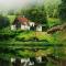Farmstay in ചില്ലുകൂടാരം at Les Domki et al.