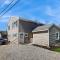 Well-located, dog-friendly home - walk to footbridge & Barrett Park