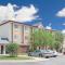 Days Inn & Suites by Wyndham Hutchinson