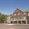 Country Inn & Suites by Radisson, Cottage Grove, MN
