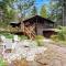 Dreamy Wooded Cabin W/ Spacious Deck, Free WiFi, Secluded Location & More