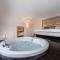 VIP Jacuzzi Suites