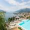 Wonderful flat with swimming pool, lift and garden