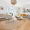 Superb 3BR with AC Sea view private Garden PARKING- BENAKEY
