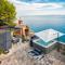 SUPER HORIZONT- Sea View Apartments with private Jacuzzi time & Free Parking