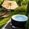 The Green House - Jacuzzi & Garden Escape