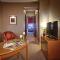Hotel Giraffe by Library Hotel Collection - King Suite