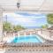Starlight Luxury Seaside Villa & Suites