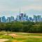 Luxury Executive 1BR Plus Den Residence - Free Parking - Steps to CN Tower & Toronto Attractions
