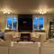 Stunning Designer House -Amazing City Location